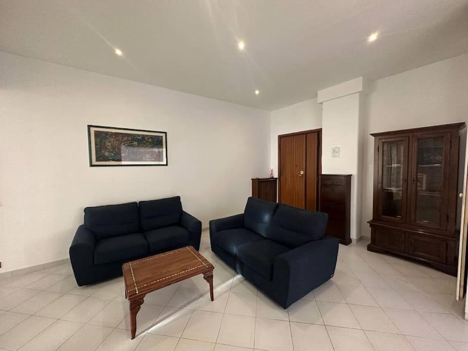 Ferienwohnung Centocelle, Metro C Luminoso Quadrilocale Rom Exterior foto